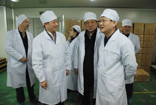 國家藥監(jiān)局領導視察仁和集團